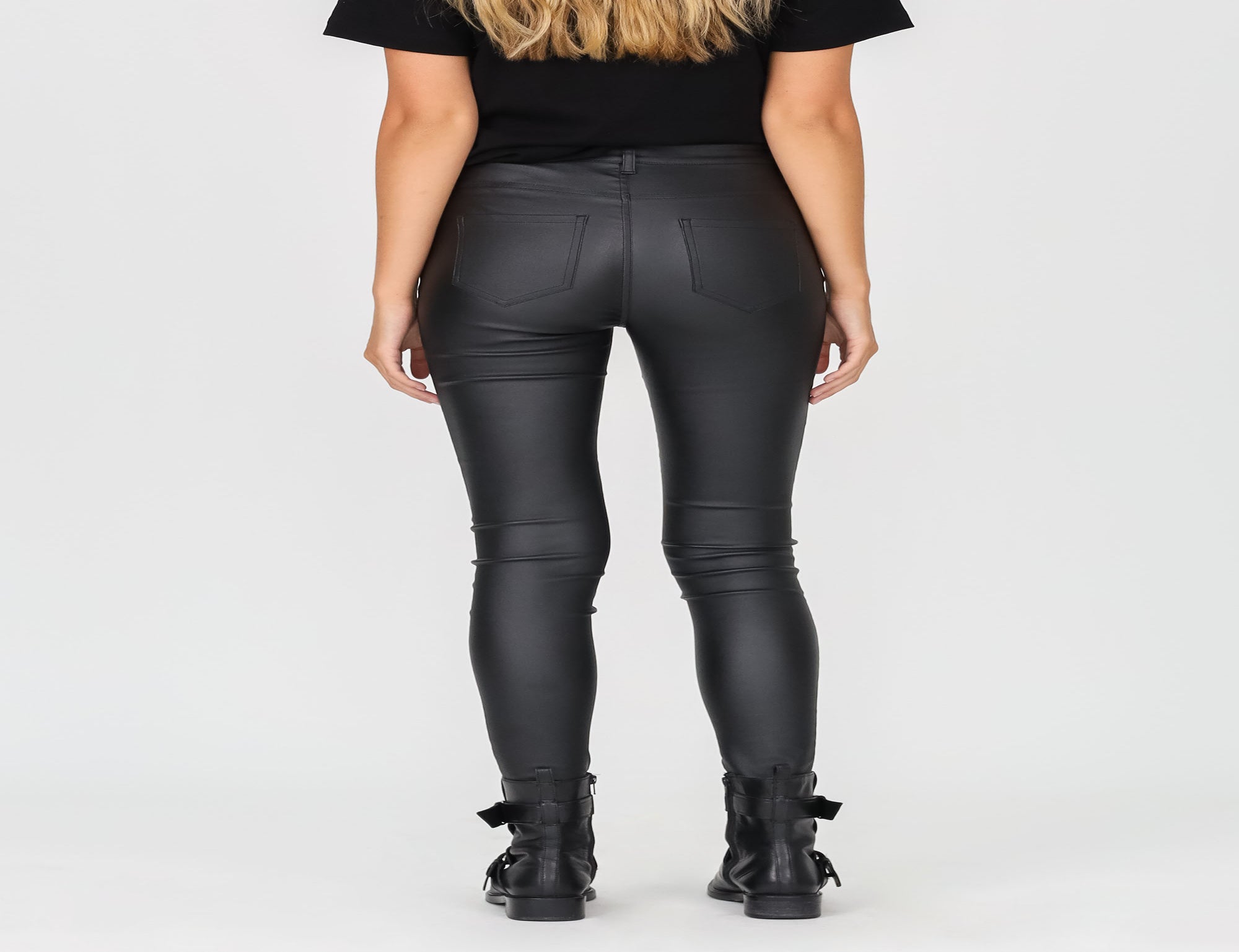 lyd Amfibiekøretøjer Bliver værre High Rise Leather Look Jean - Black - Pants - Full Length - Women's  Clothing - Storm