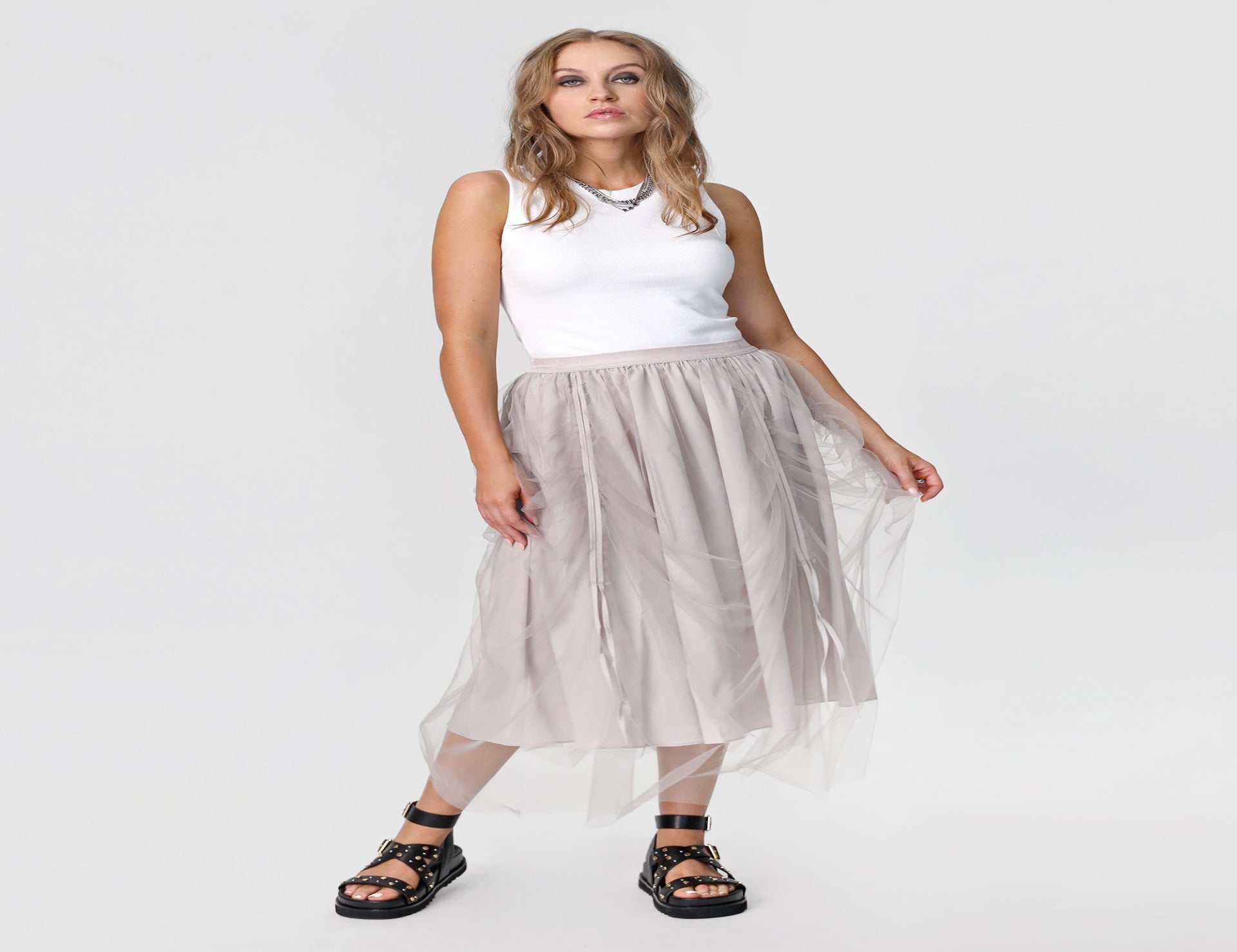 https://www.stormonline.com/content/products/rouched-mesh-skirt-taupe-full-33434wvn.jpg?width=3900&height=3000&fit=bounds