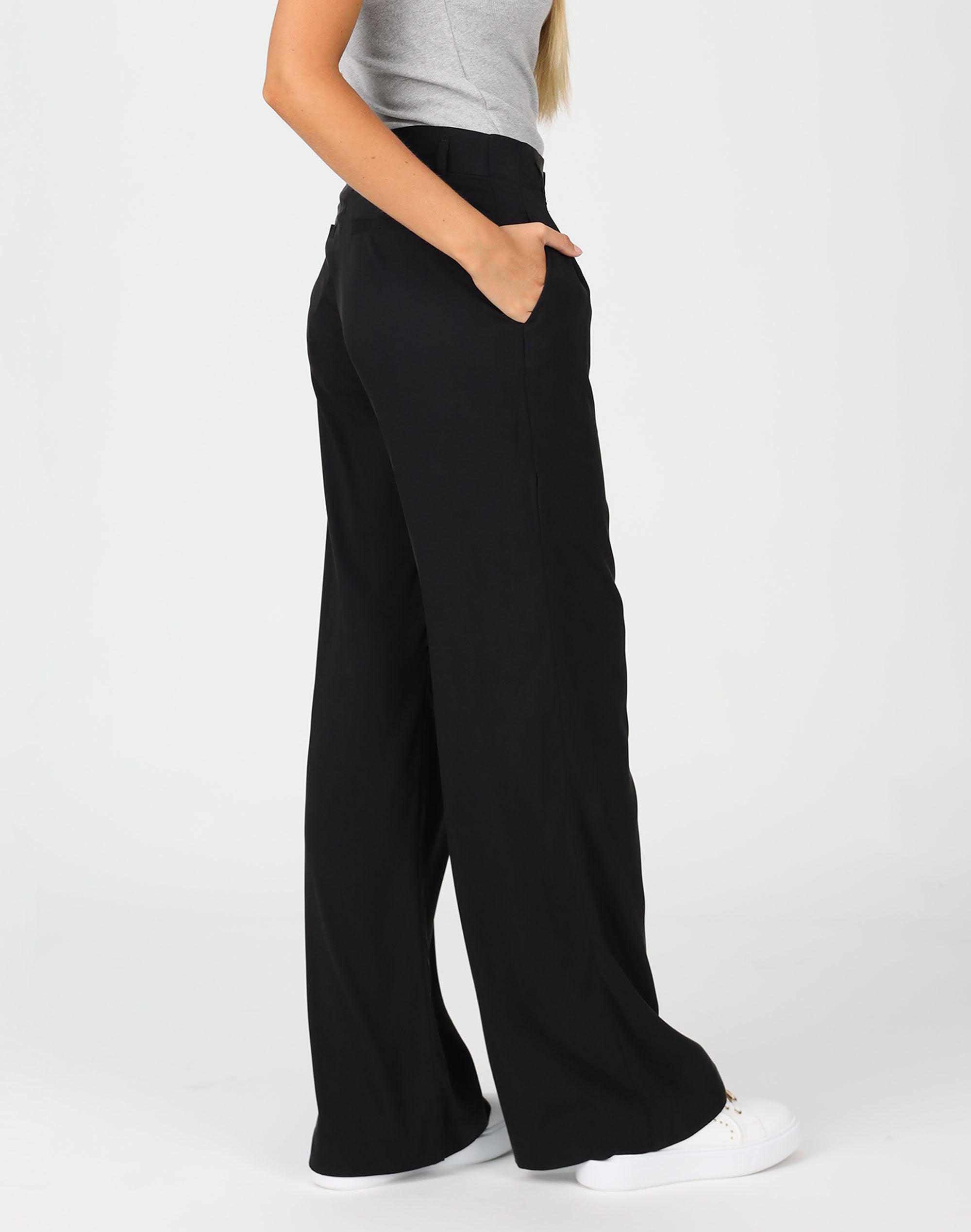 Wide Leg Relaxed Pant