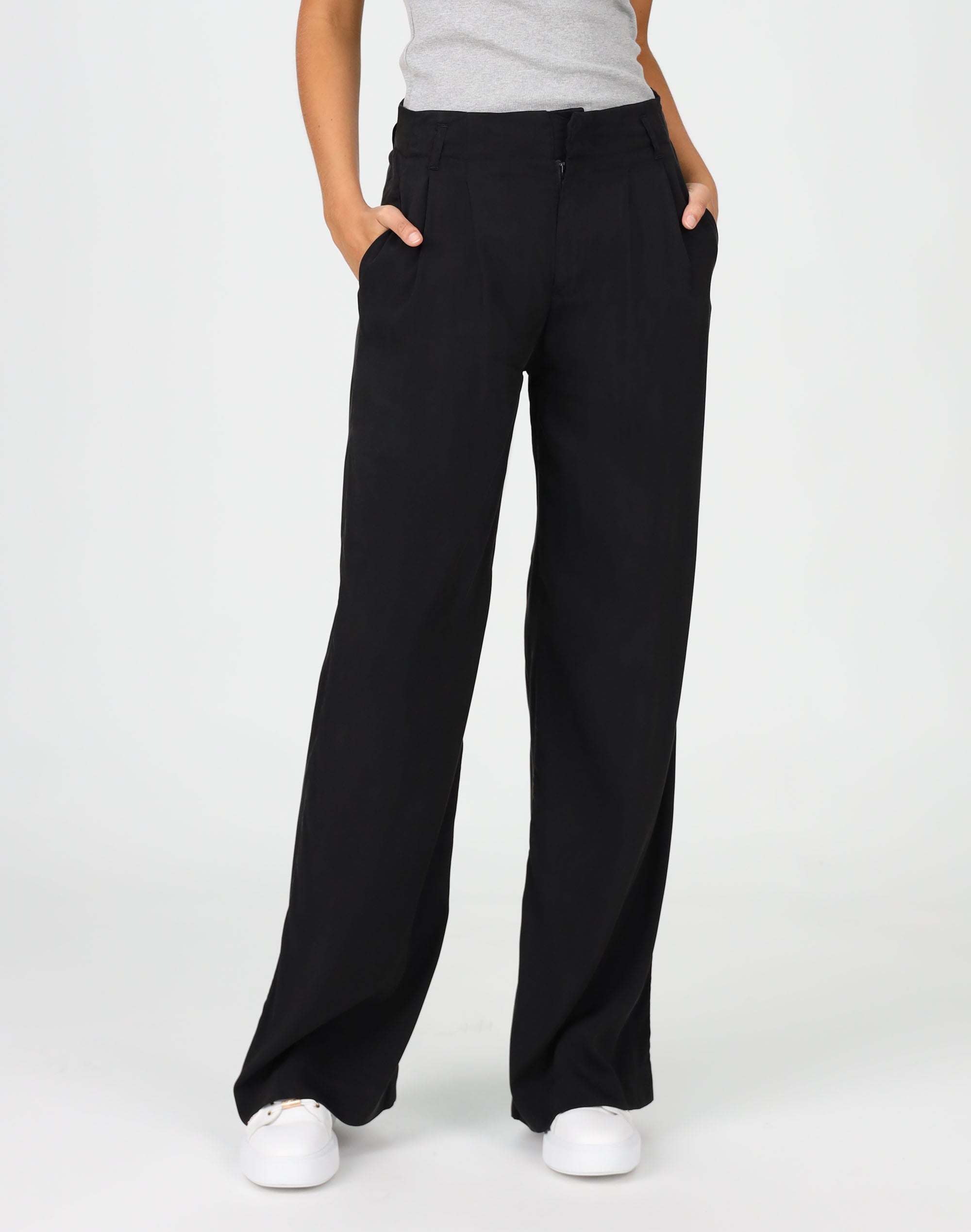 Wide Leg Relaxed Pant